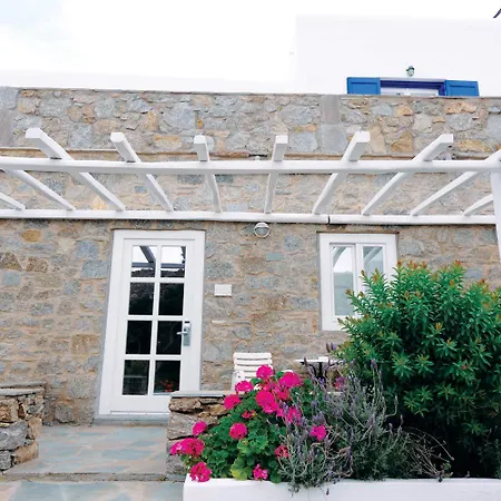 Kamari Hotel 3*