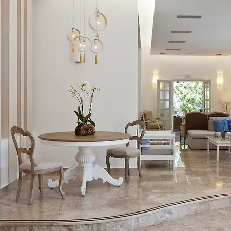Hotel Kamari 3*
