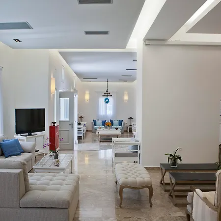 Kamari Hotel