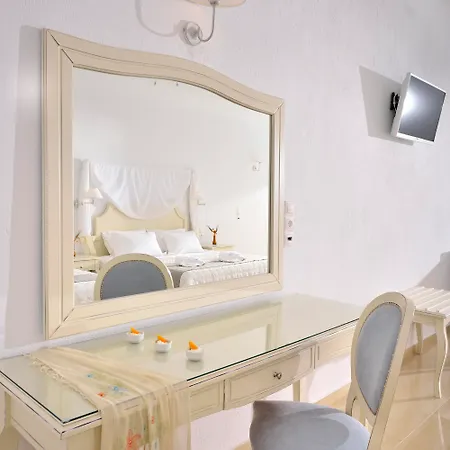 Kamari Hotel