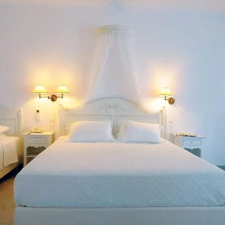 Kamari Hotel 3*